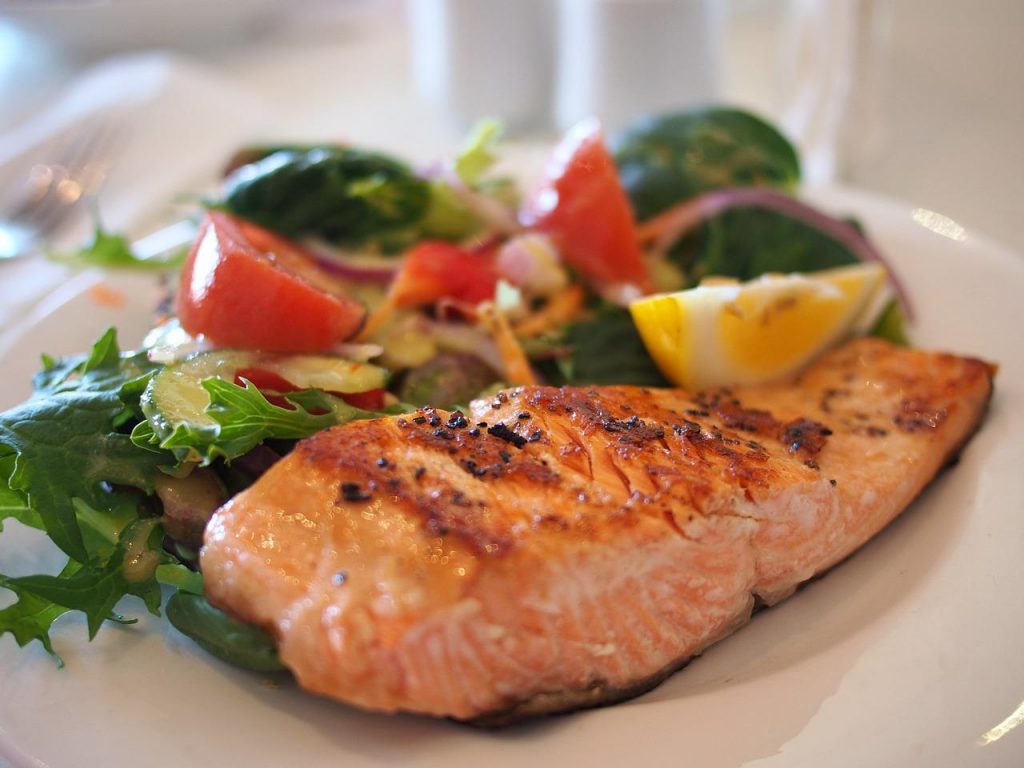 Podobieństwa ryby i mięsa, czyli źródła zawierające dobre dla naszego organizmu białko i aminokwasy